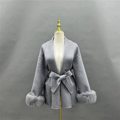 Abrigo de cachemira y piel